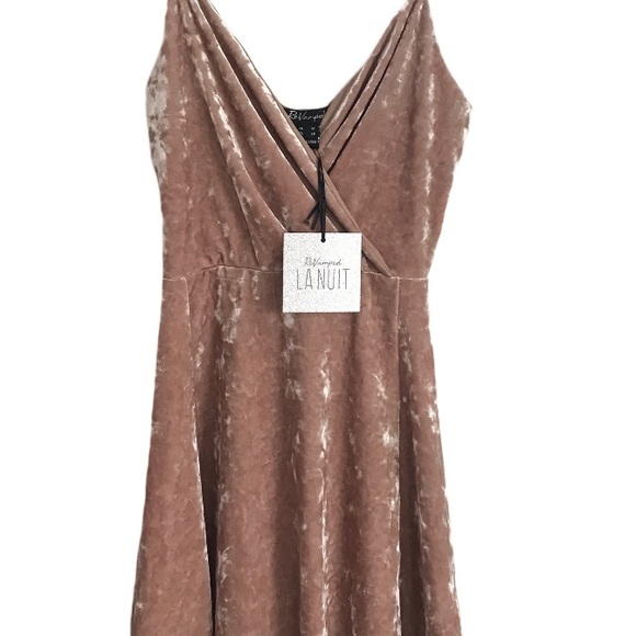 ✨Sold✨Revamped Crushed Velvet Fit & Flare Mini Dress  Extra Small New With Tag - Picture 2 of 12